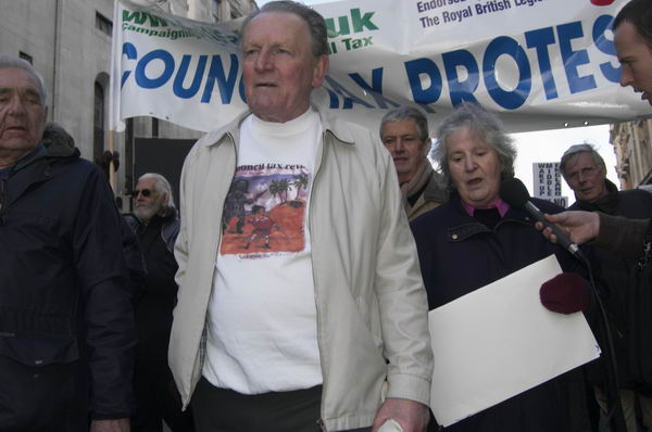 Picture © Peter Marshall, 2004