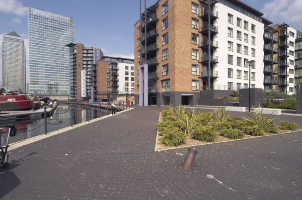 Picture © Peter Marshall, 2004