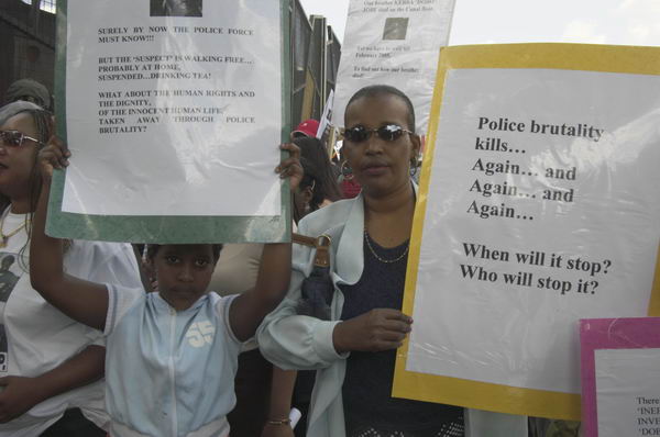 Picture © Peter Marshall, 2004