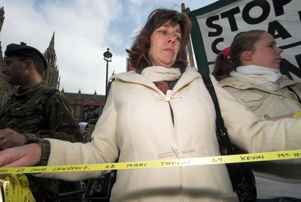 troops home from iraq © 2006, Peter Marshall