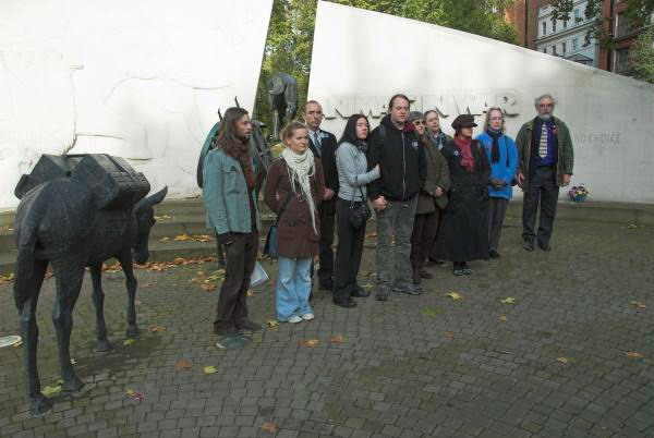 Nov 11, London © Peter Marshall, 2006