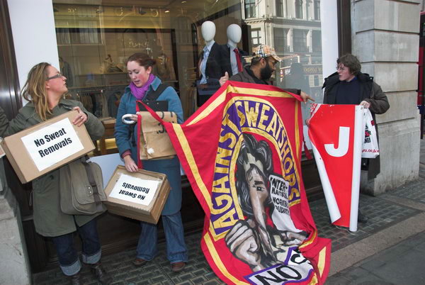 No Sweat and Burberry workers protest factory closure © 2007, Peter Marshall